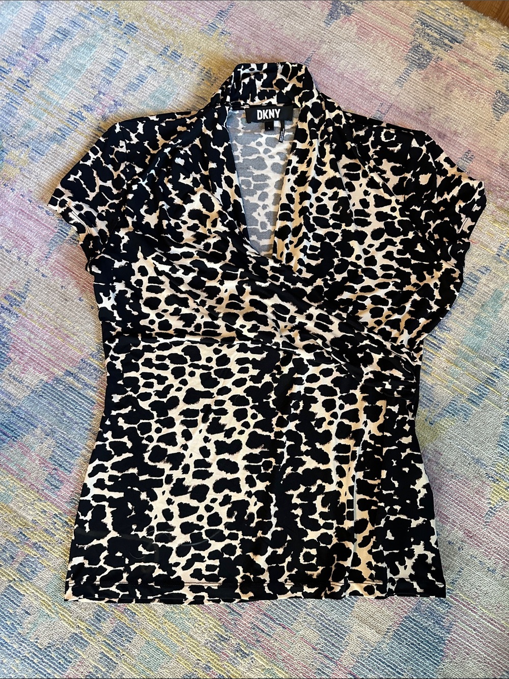 DKNY top w crossover detail-very soft